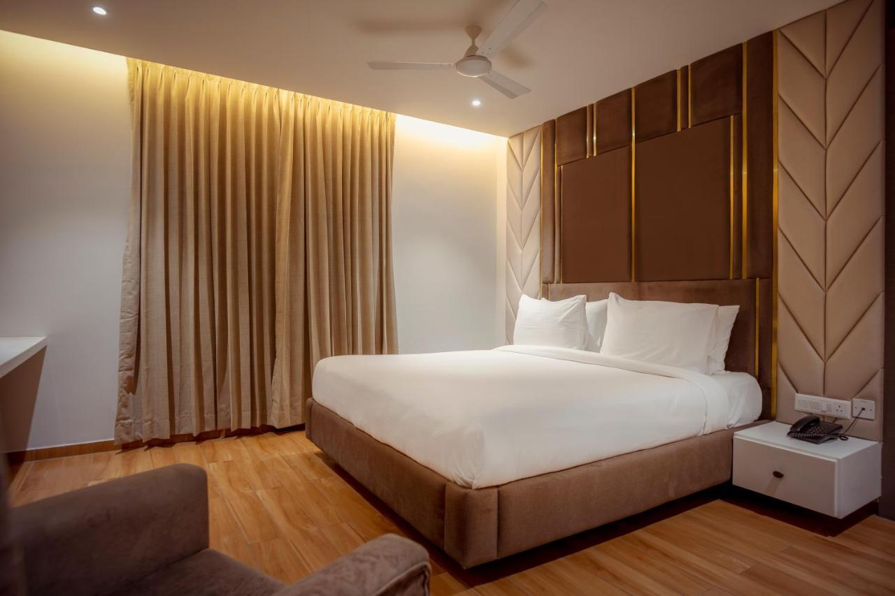 Northway Hotel Visakhapatnam Buitenkant foto
